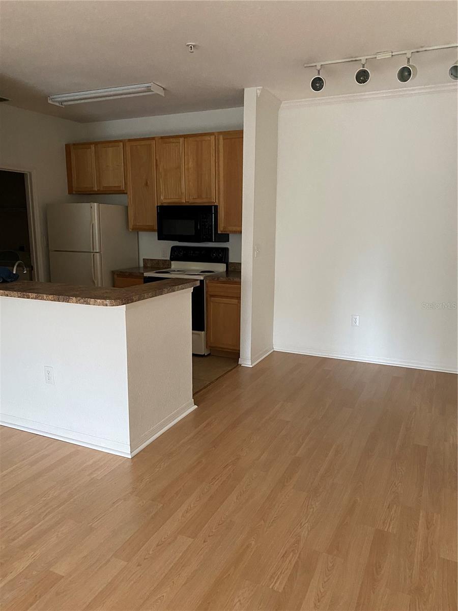 COURTNEY PALMS CONDO - Residential Lease