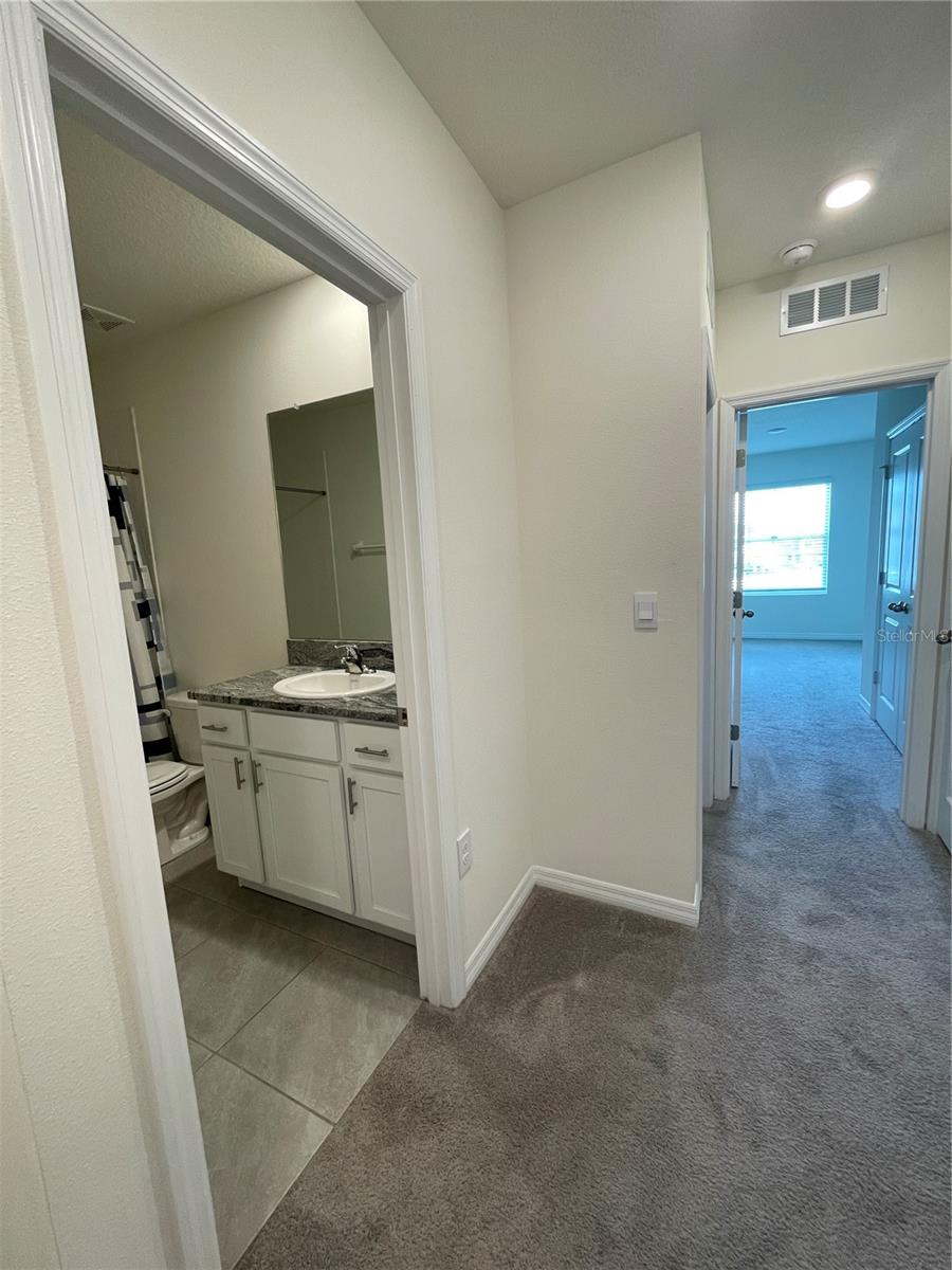 MEADOW RDG PH A-1 - Residential Lease