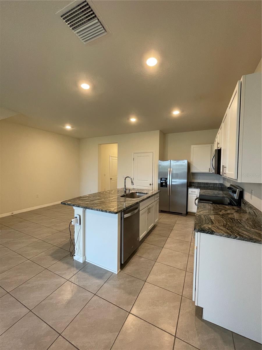 MEADOW RDG PH A-1 - Residential Lease