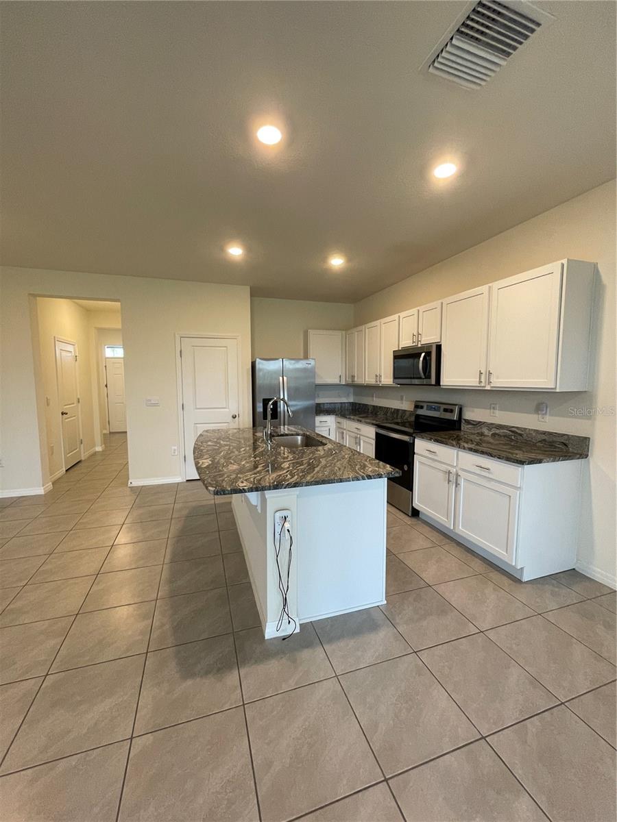 MEADOW RDG PH A-1 - Residential Lease