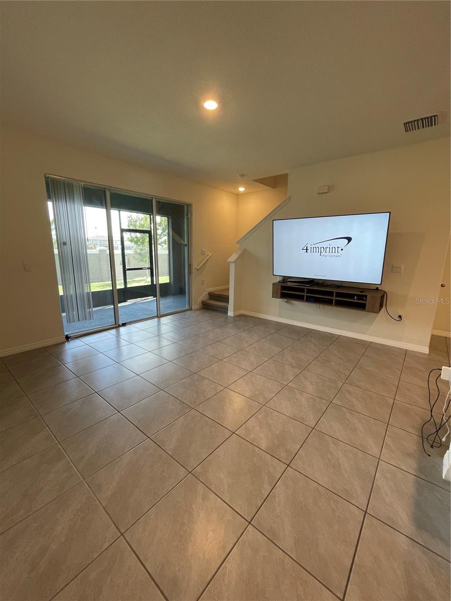 MEADOW RDG PH A-1 - Residential Lease