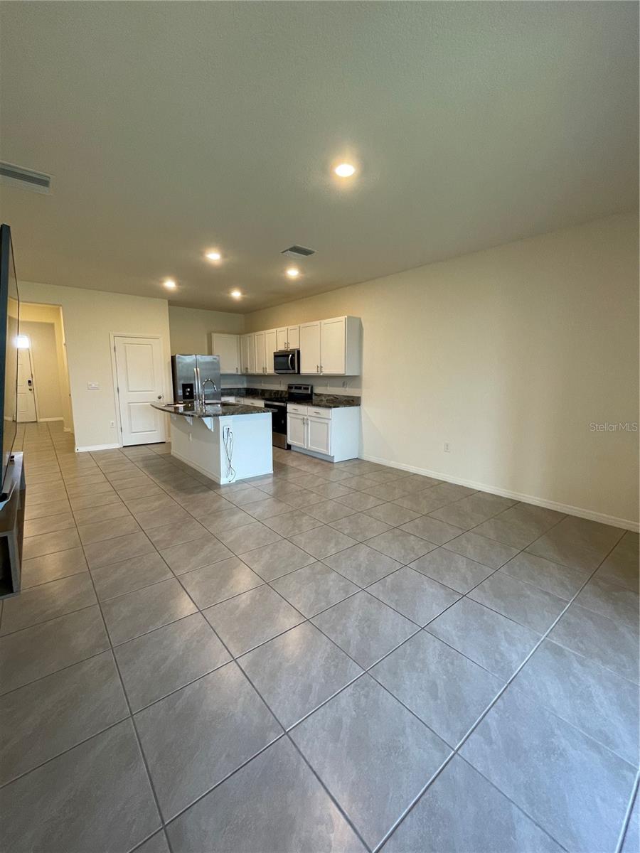 MEADOW RDG PH A-1 - Residential Lease