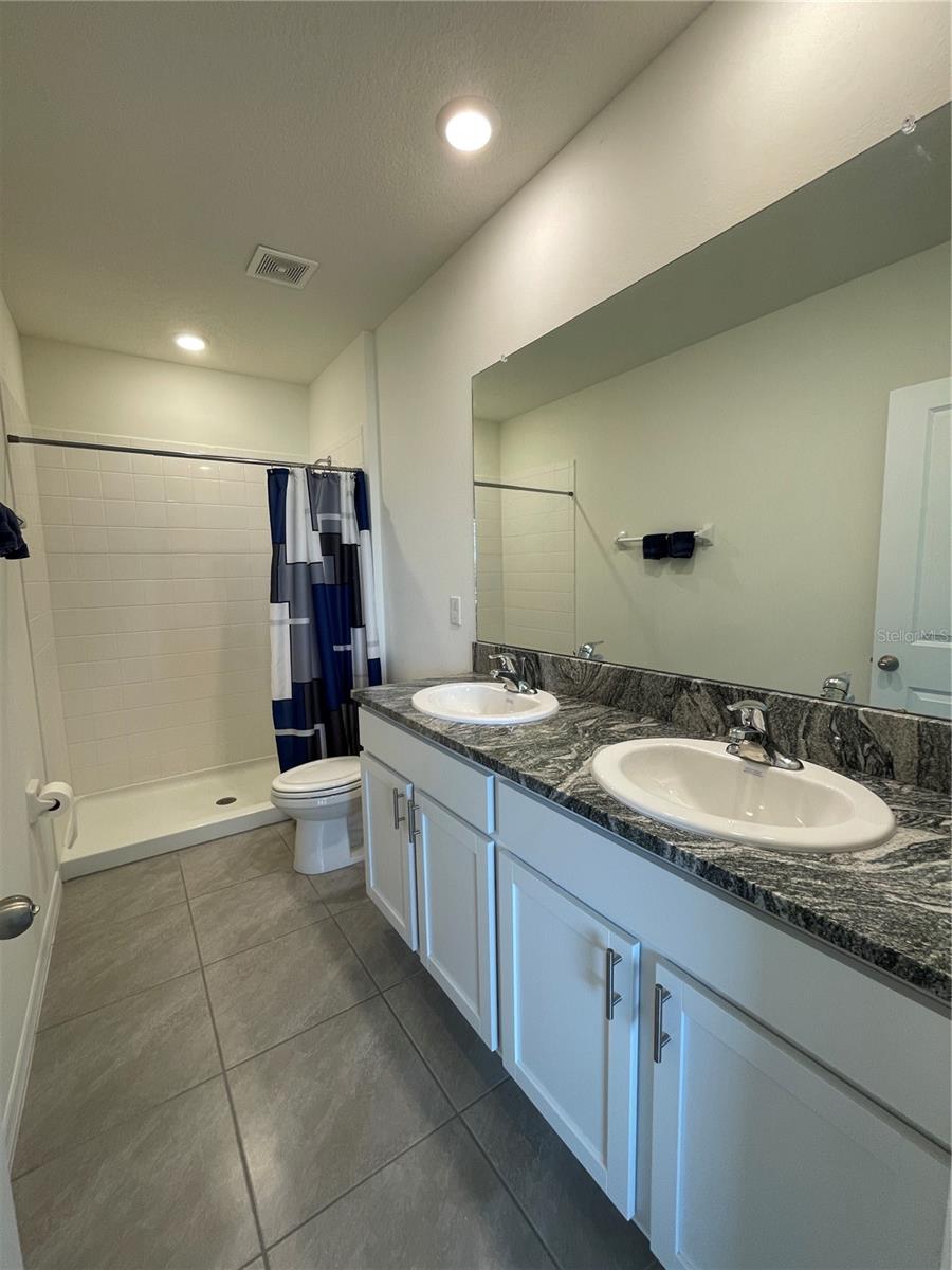MEADOW RDG PH A-1 - Residential Lease