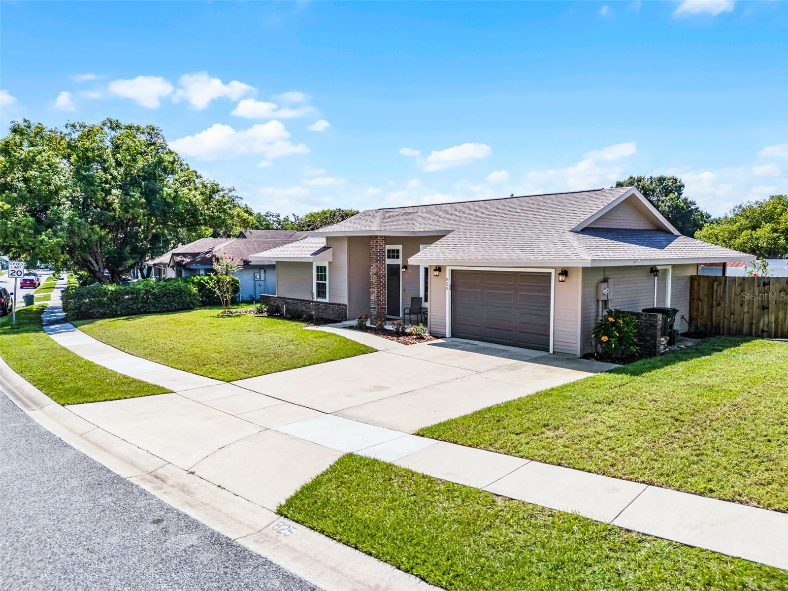 825 CROWS BLUFF LANE