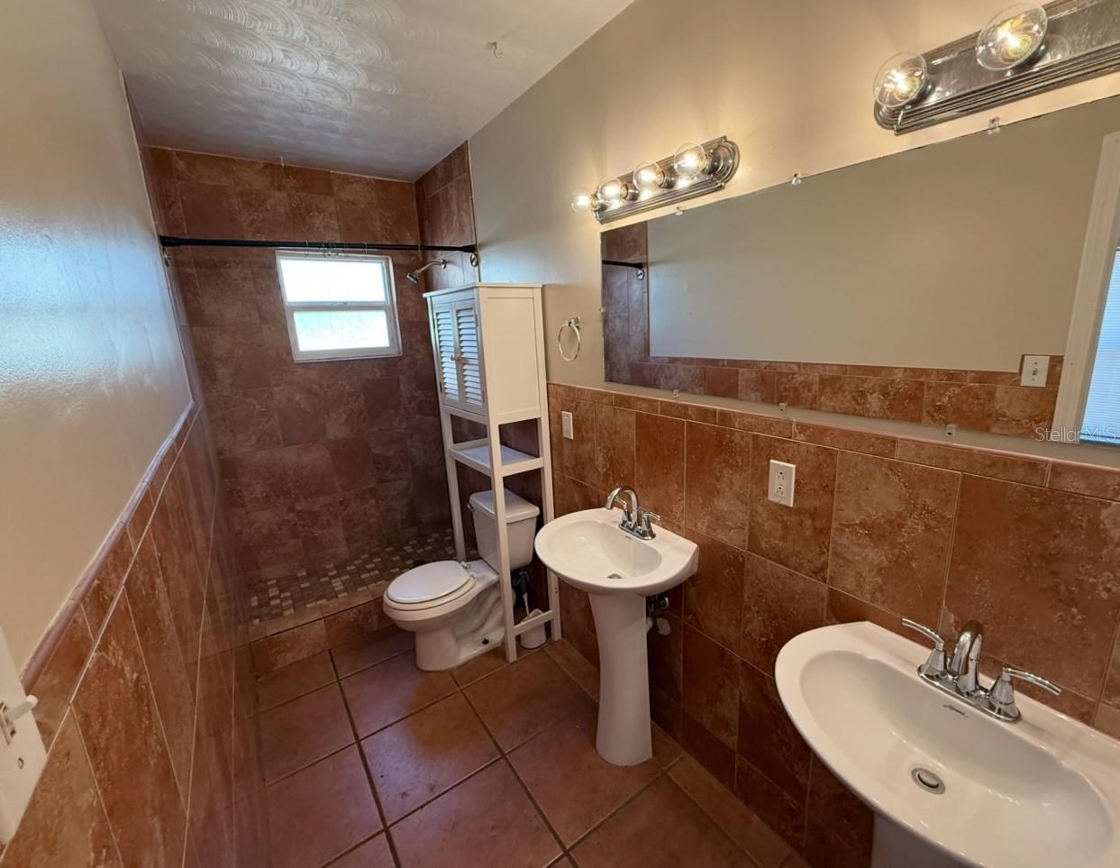 EASTWOOD SUB - Residential Lease