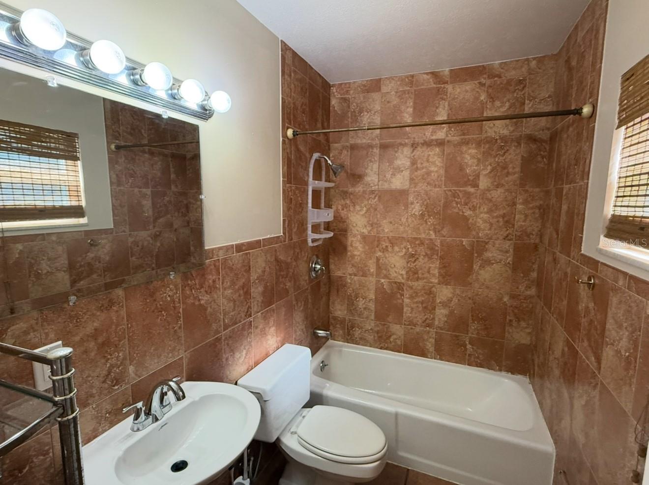 EASTWOOD SUB - Residential Lease