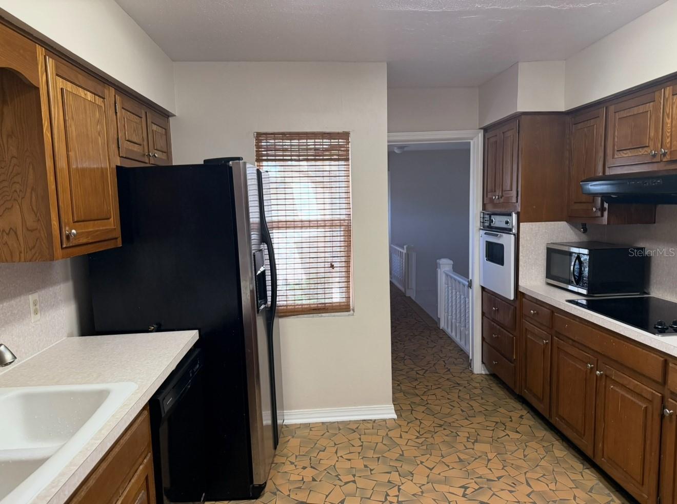 EASTWOOD SUB - Residential Lease