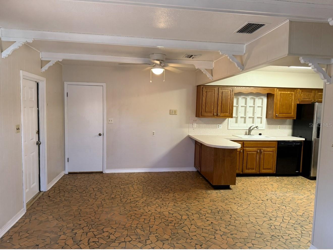 EASTWOOD SUB - Residential Lease