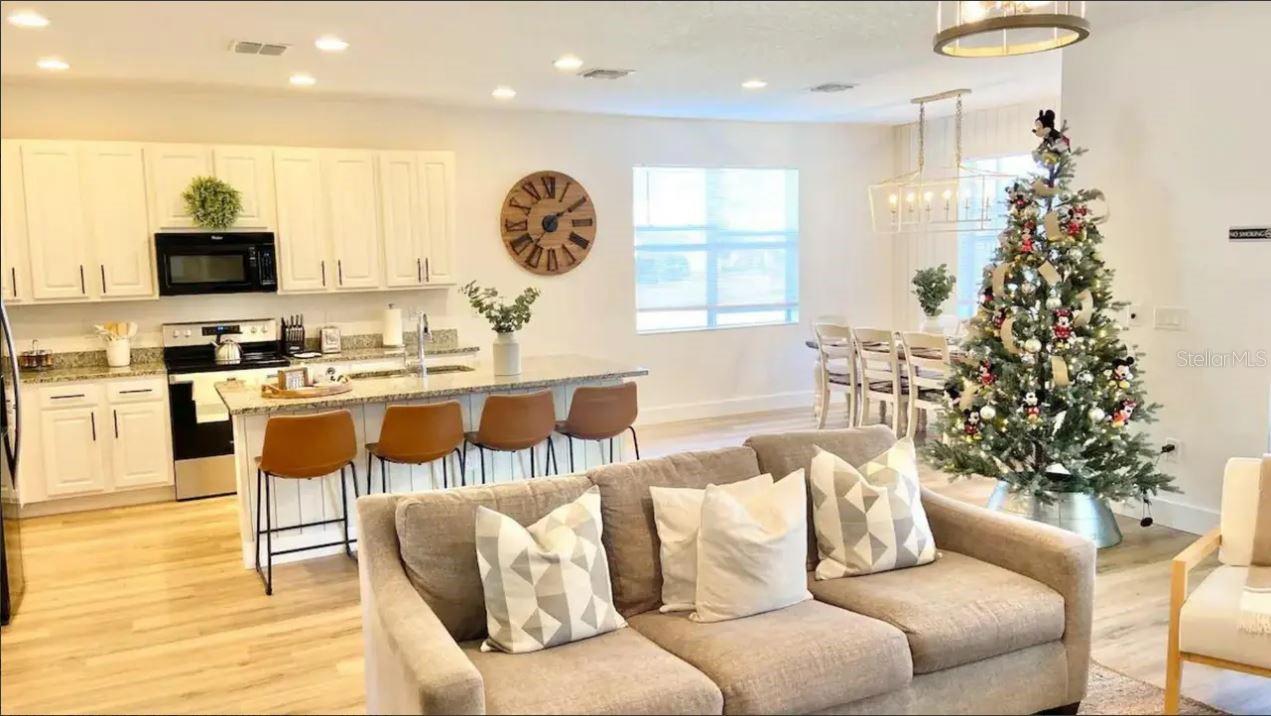 SONOMA RESORT AT TAPESTRY PH 1 - Residential Lease