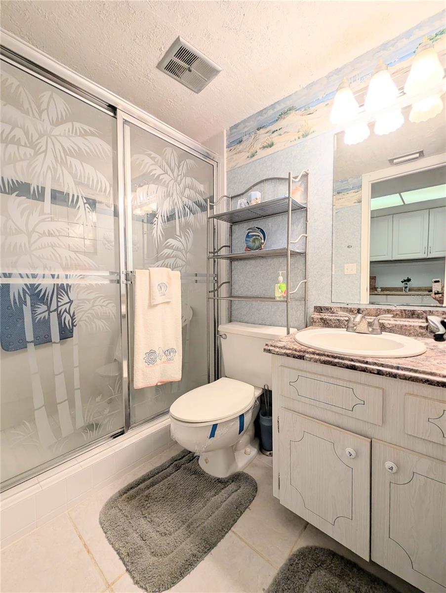 BAYSHORE ON THE LAKE APTS II SEC 3 - Residential