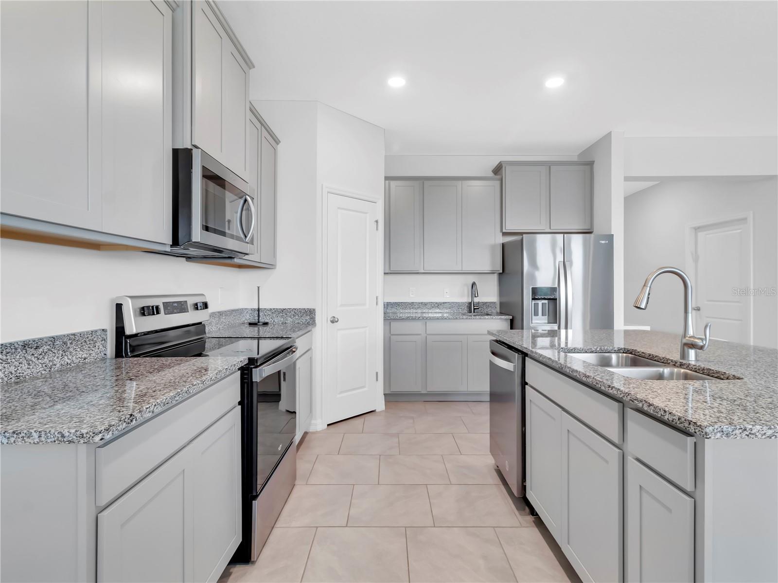 CREEK PRESERVE - Residential Lease