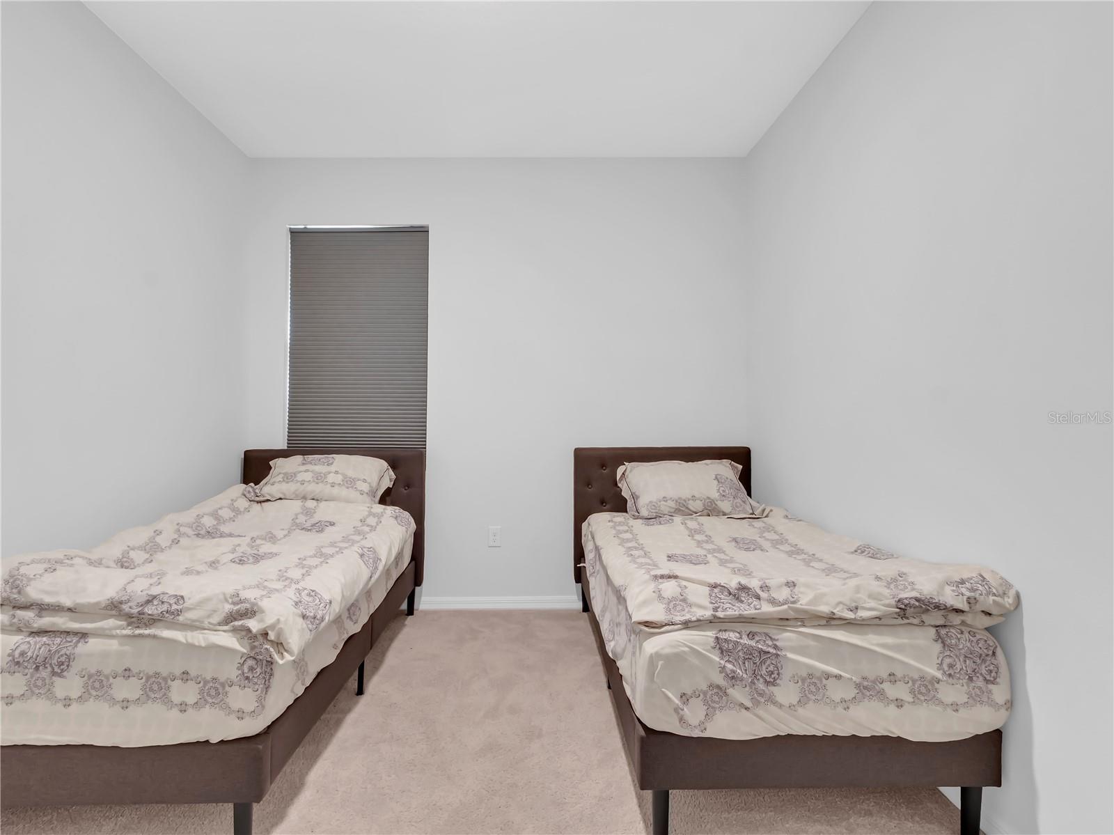 CREEK PRESERVE - Residential Lease