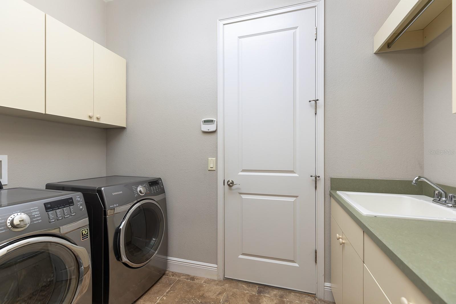 WATERSTONE - Residential