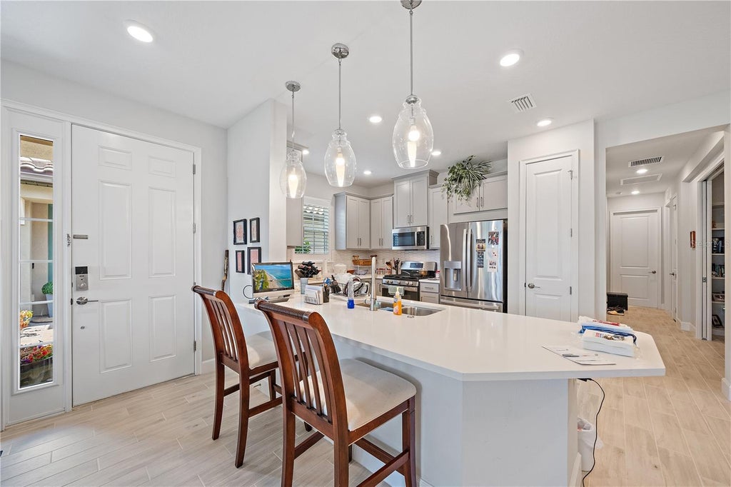 Photo of 6066 Mesa Glen, Bradenton, FL 34203 (MLS # A4698788)