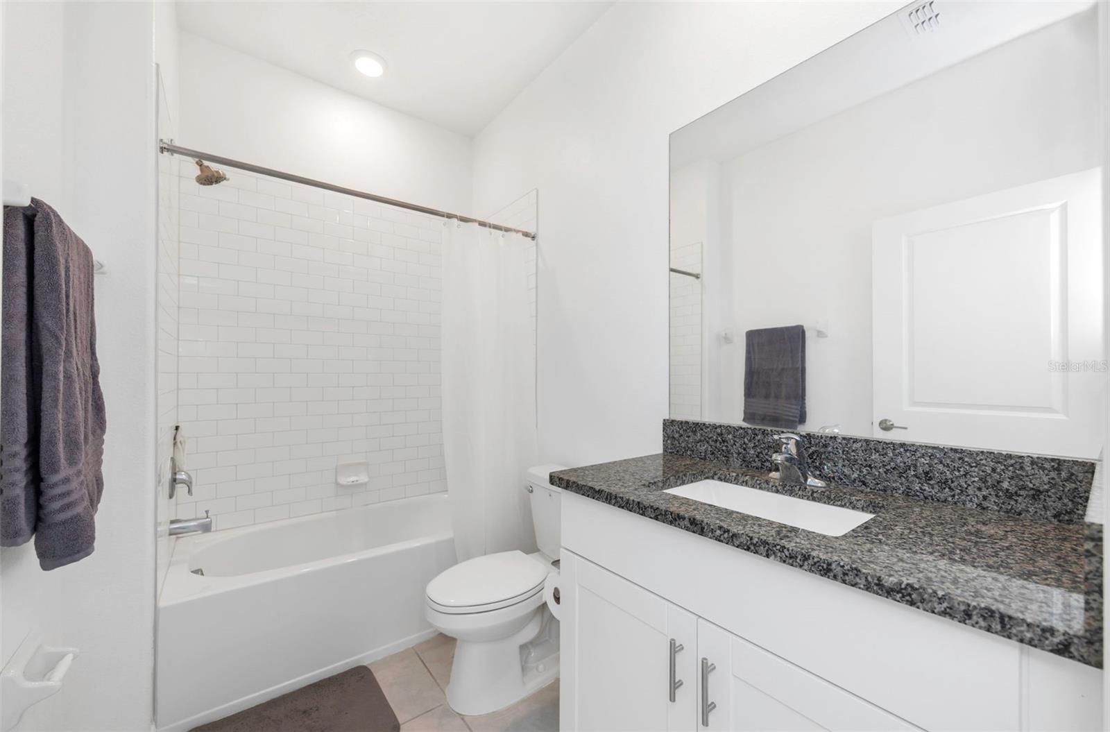 PALM RIVER TWNHMS PH 2 - Residential