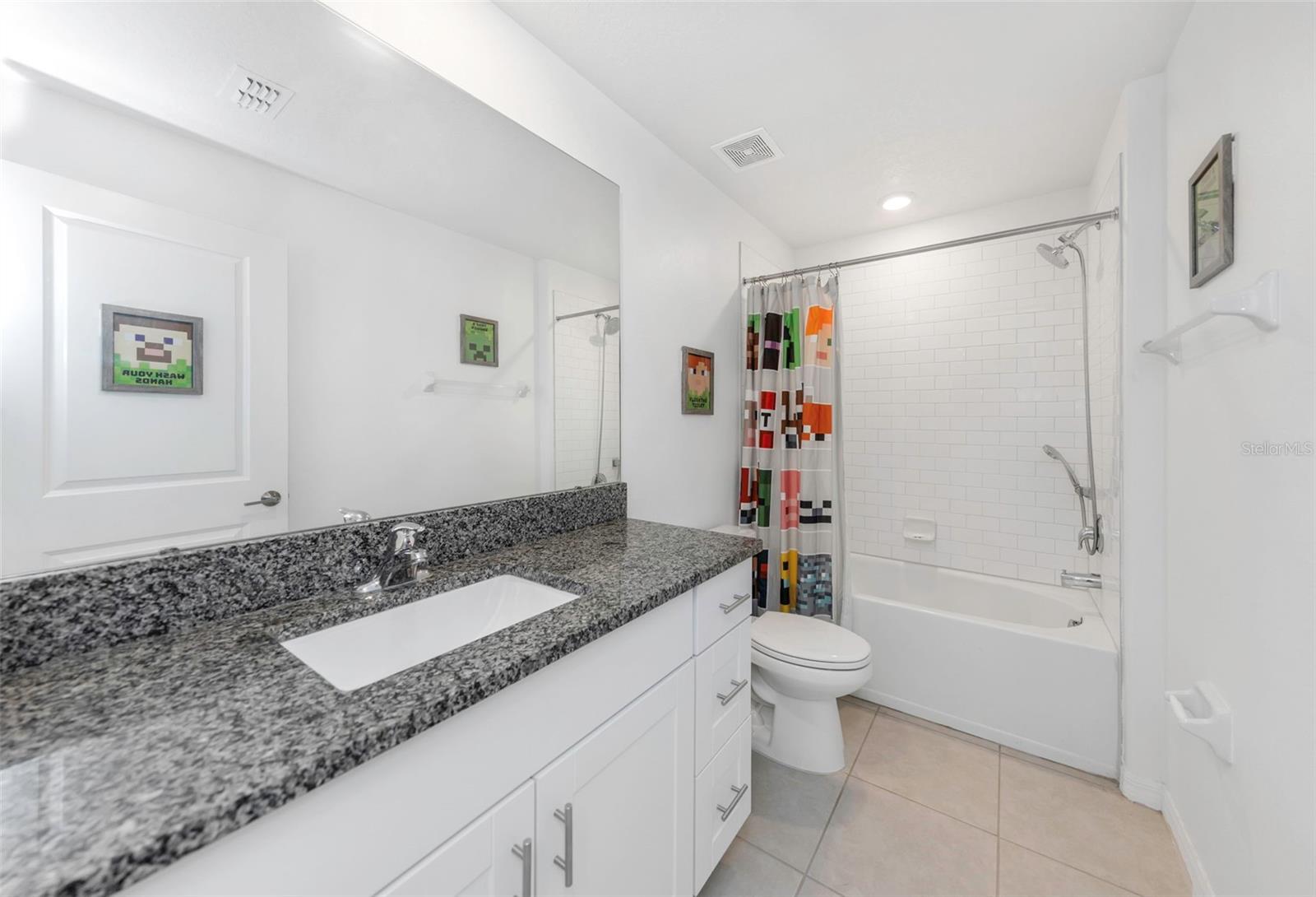 PALM RIVER TWNHMS PH 2 - Residential