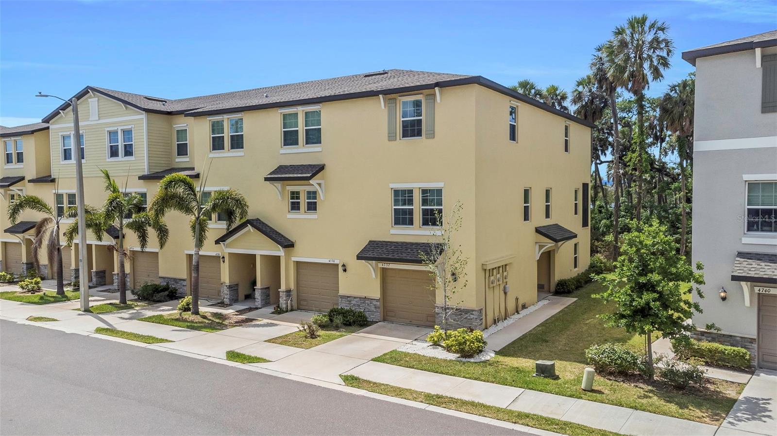 PALM RIVER TWNHMS PH 2 - Residential