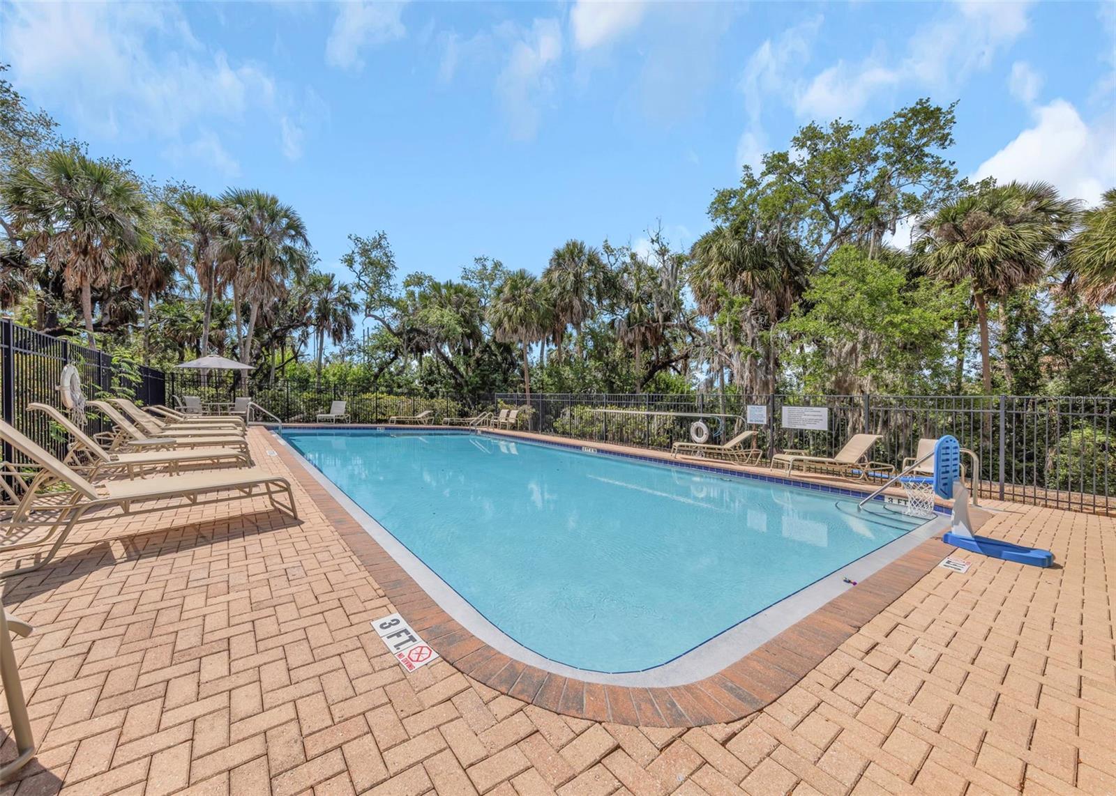 PALM RIVER TWNHMS PH 2 - Residential