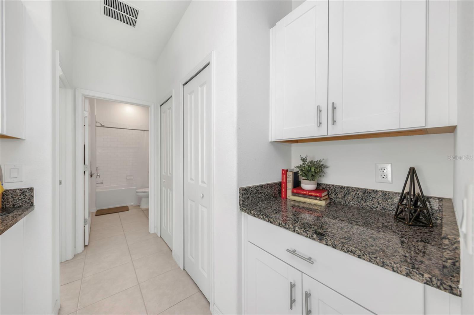 PALM RIVER TWNHMS PH 2 - Residential