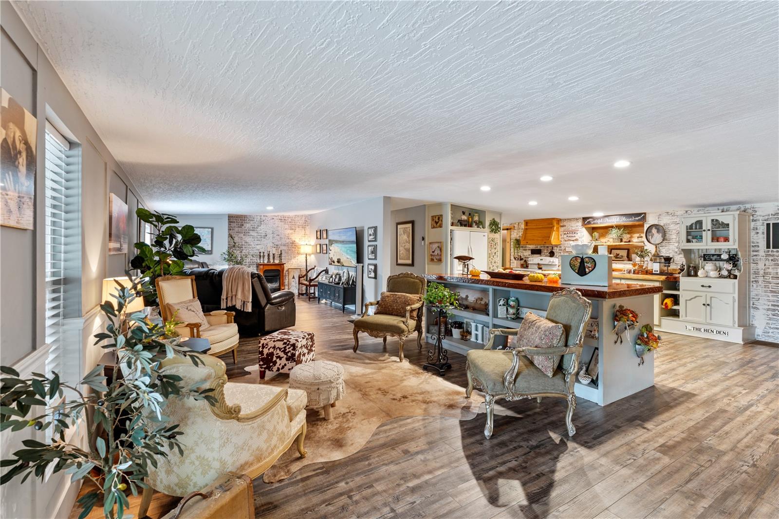 FOREST HILLS UNREC - Residential