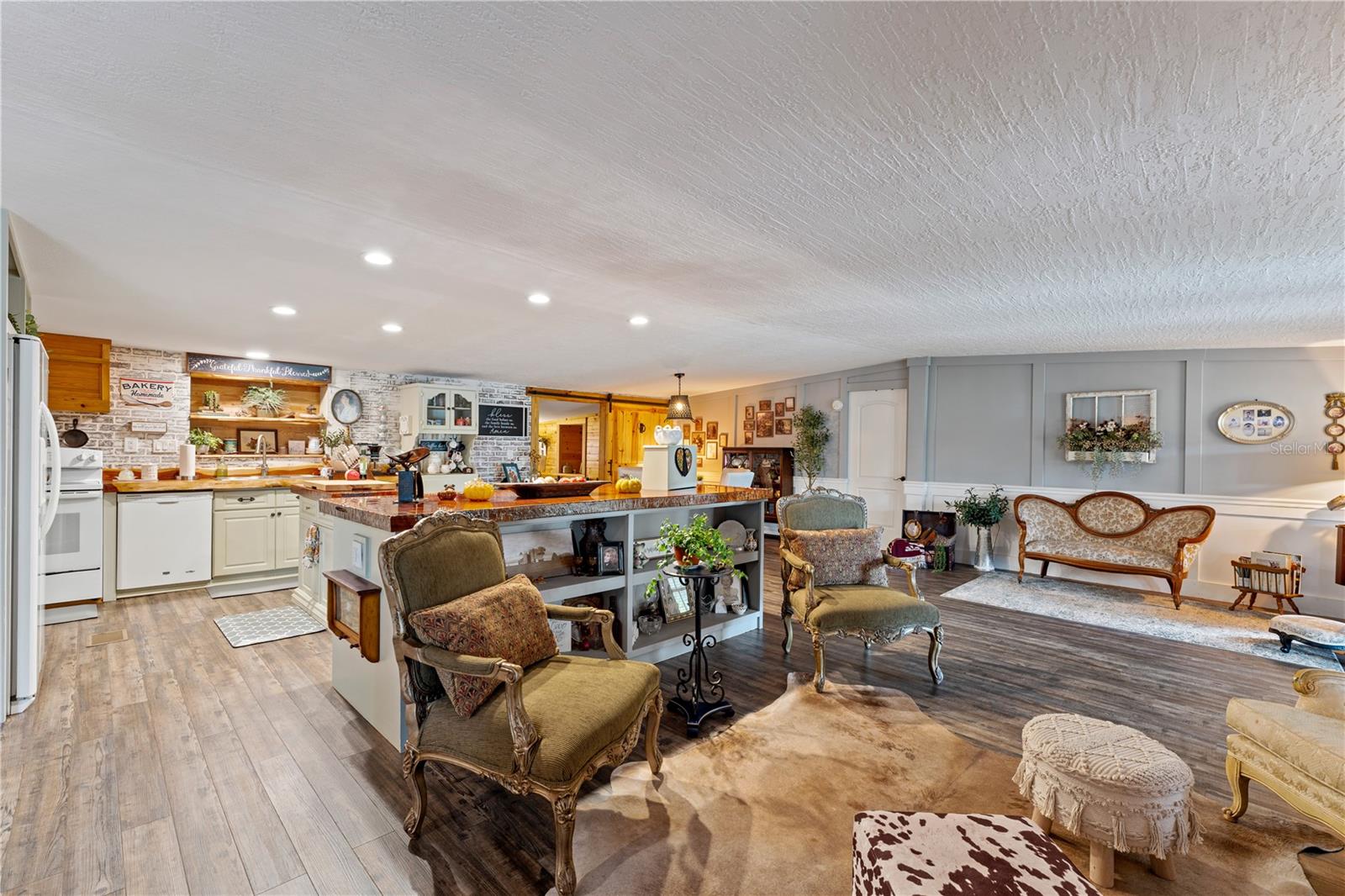 FOREST HILLS UNREC - Residential