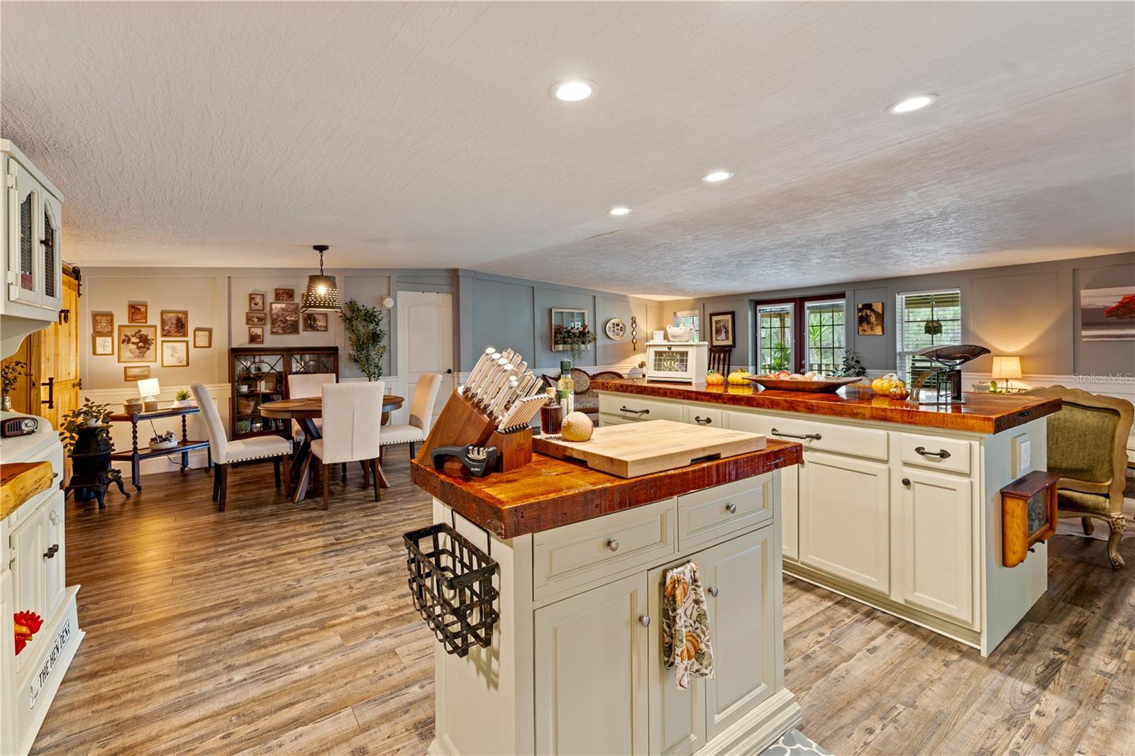 FOREST HILLS UNREC - Residential