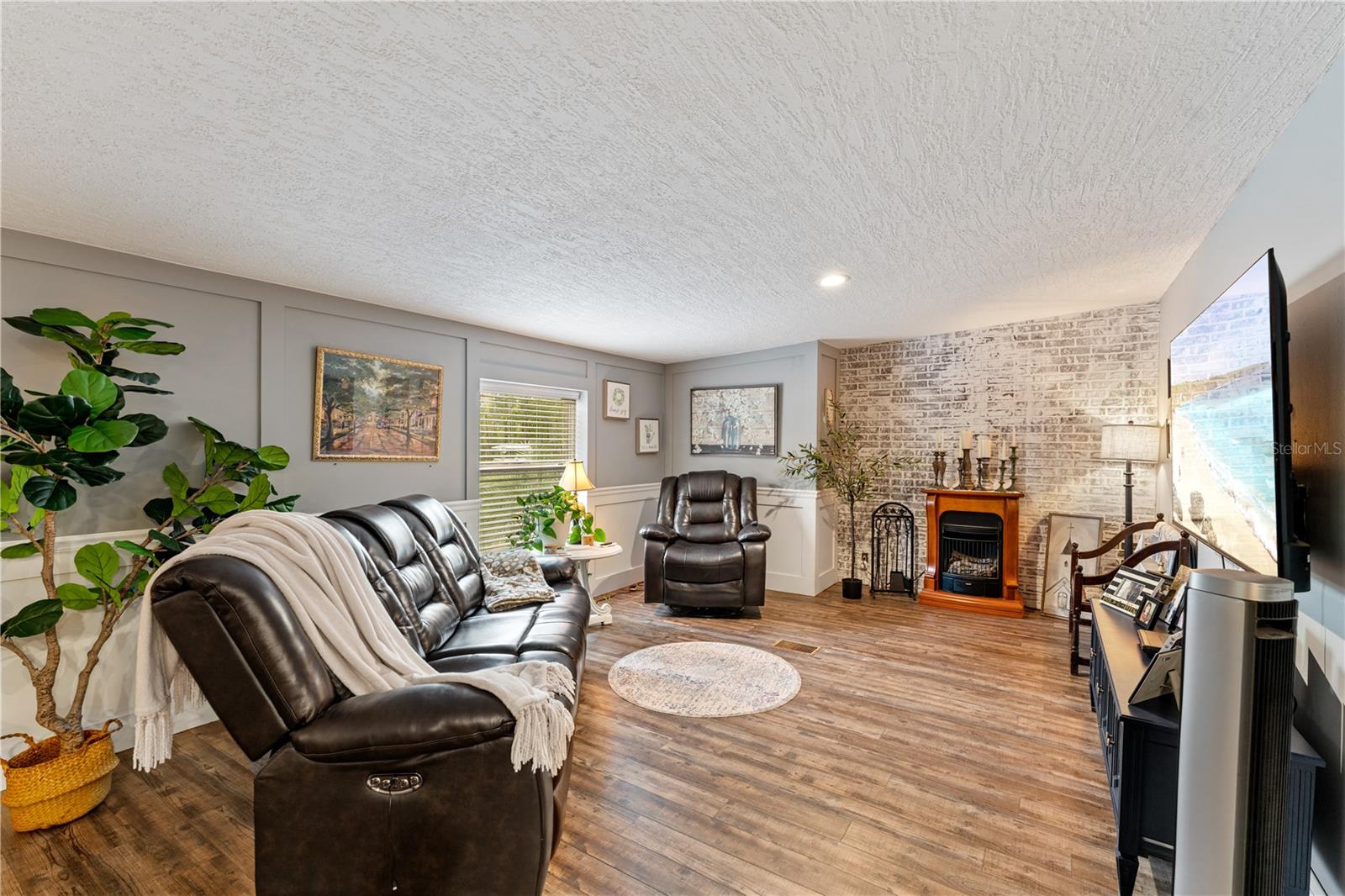 FOREST HILLS UNREC - Residential