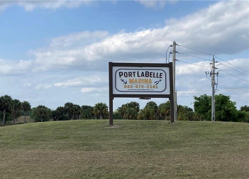 PORT LA BELLE - Land