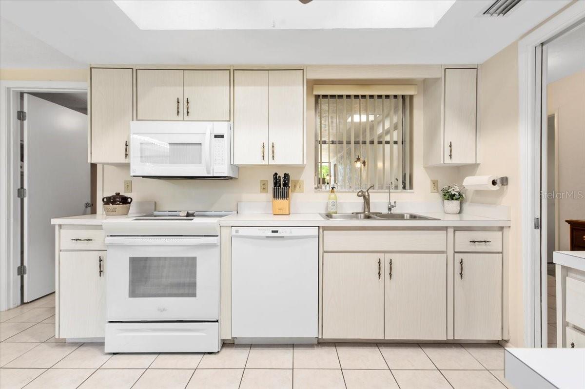 VILLAGE GREEN SEC 15 - Residential