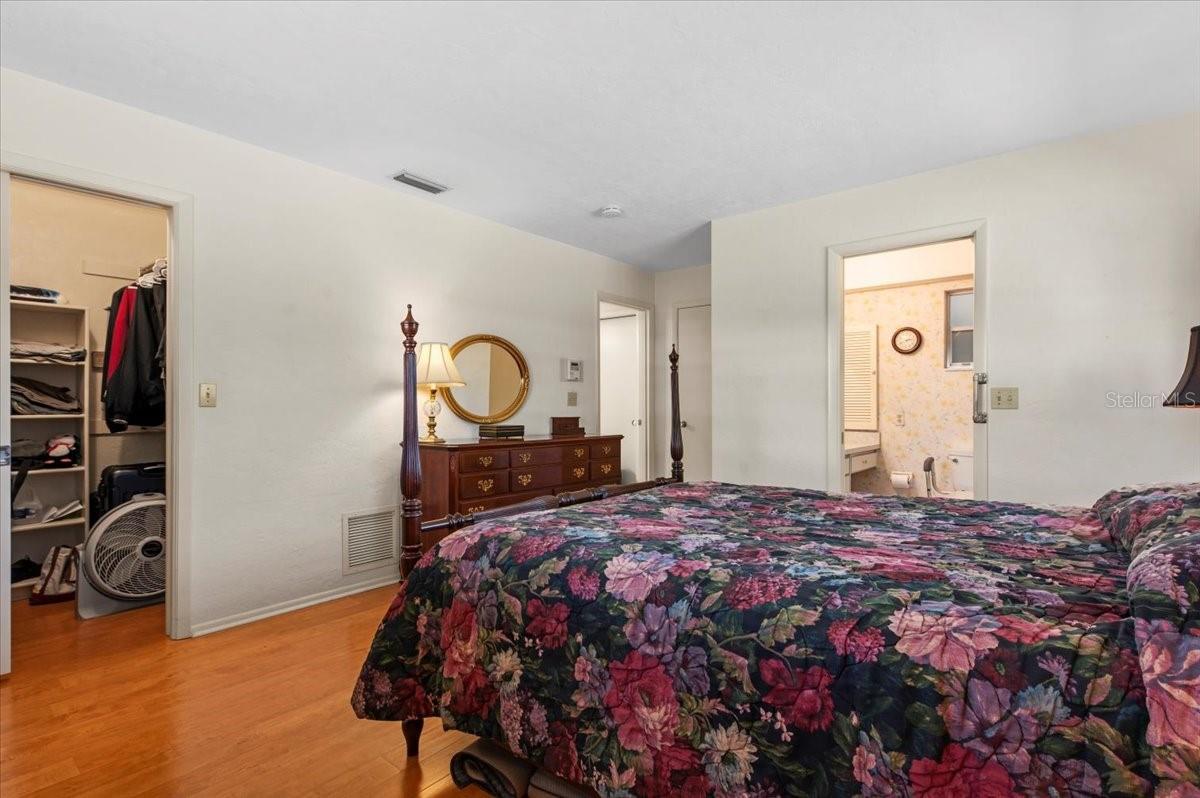 VILLAGE GREEN SEC 15 - Residential