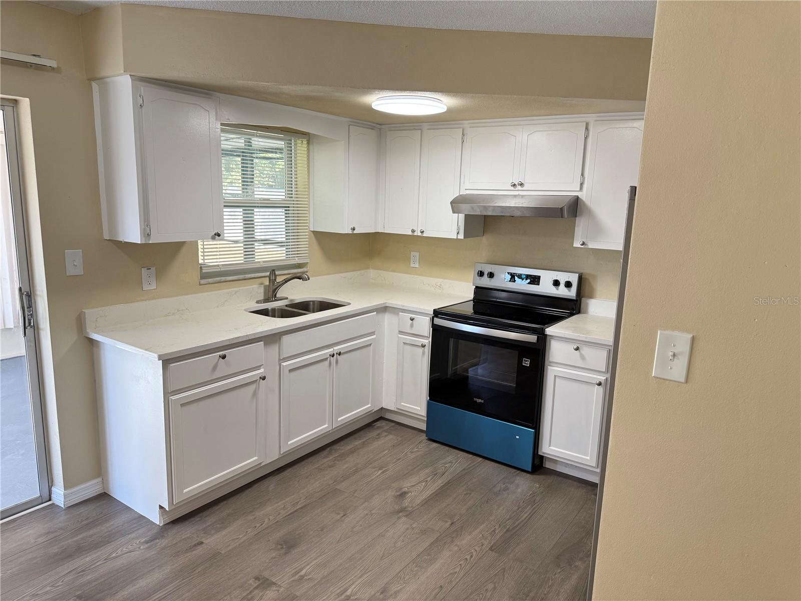 THE LAKES - Residential