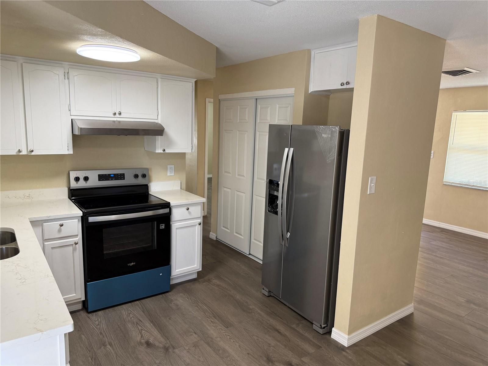 THE LAKES - Residential