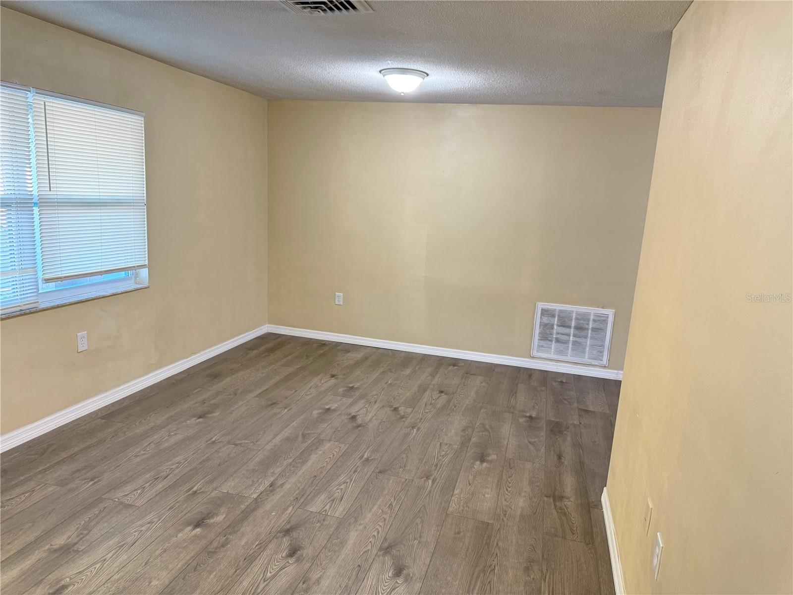 THE LAKES - Residential