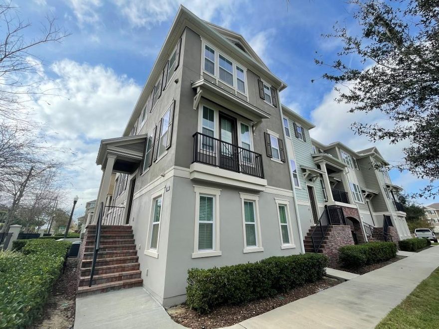tunning 3/3.5 Townhome In The Heart Of Altamonte Springs
Very Clean Property, Two Story Townhome, 2 Car Garage, Pool View, Corner Townhome, Balcony, Huge Master Suite, Living & Dining Rooms, Upgraded Kitchen, Hardwood Flooring, Tile Flooring, Carpeted Bedrooms, Ceiling Fans In Many Rooms, COMMUNITY Pool!!, COMMUNITY Playground, Steps Away From The Pool/Playground, JUST 15 MINUTES To: The Airport, CONVENIENT To: I-4, CONVENIENT To: Major Roads, Shopping, & Schools, All Kitchen Appliances INCLUDED, Blinds INCLUDED. The deposit amount is based upon the application results. Pets: OK (Dangerous Pets are not permitted, Pit Bulls, etc.) Priced $2,499.00 for the first 4 months, $2,650.00 for the remaining 8 months (Average: $2,600.00/mo). AVAILABLE: January 15, 2026
