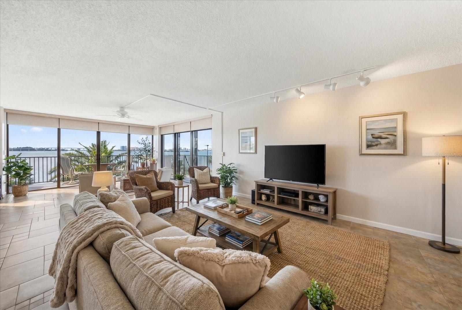 PRELUDE 80 CONDO - Residential