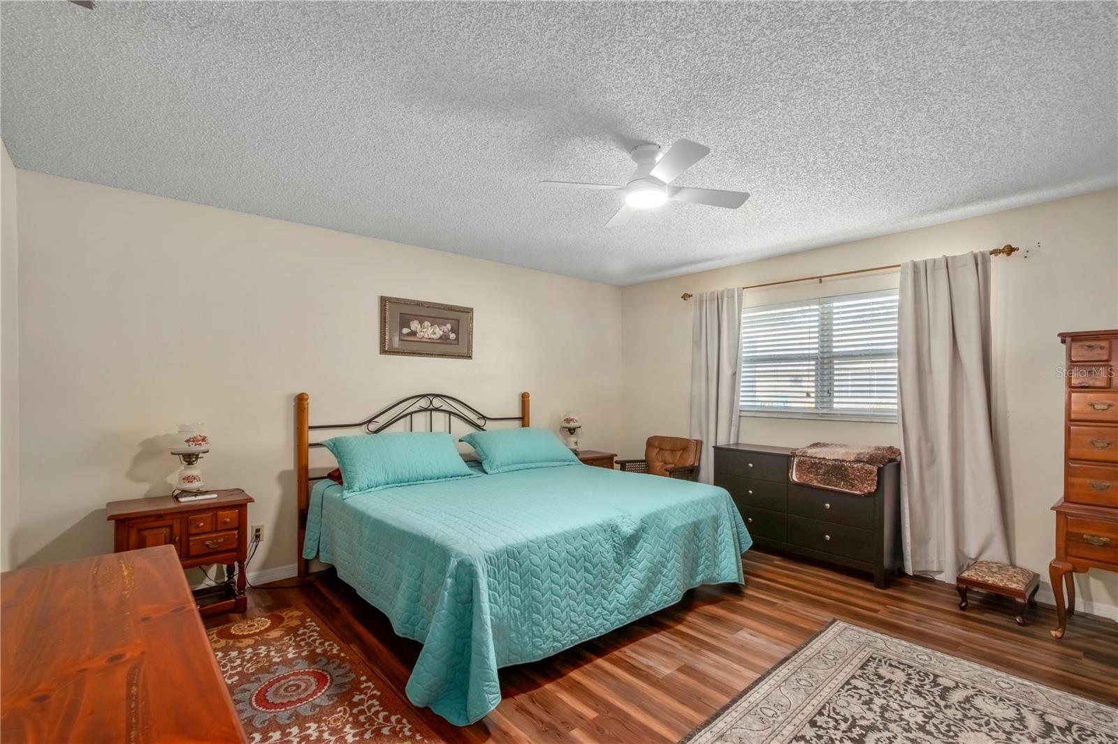 ON TOP OF THE WORLD - Residential