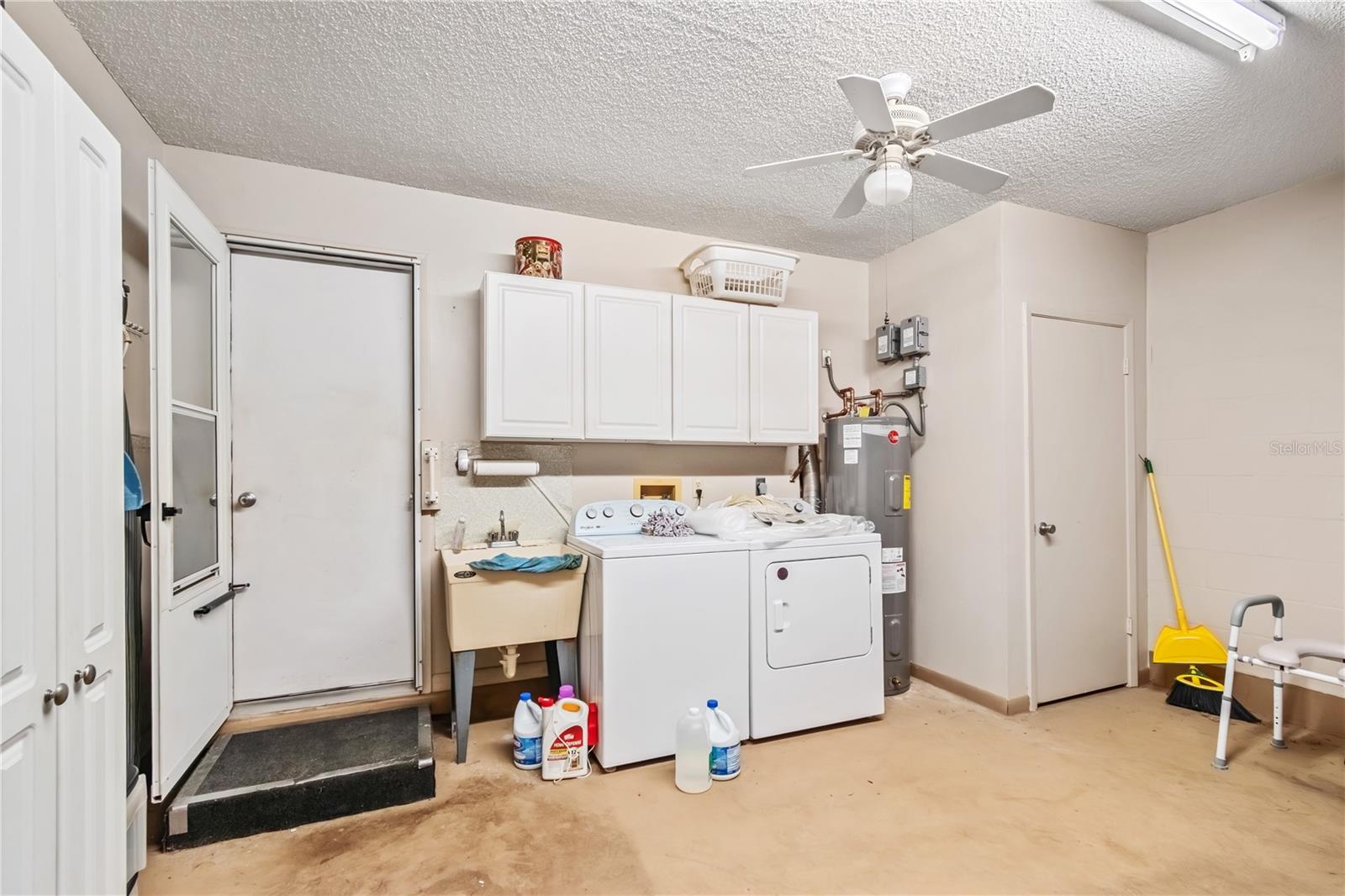 ON TOP OF THE WORLD - Residential