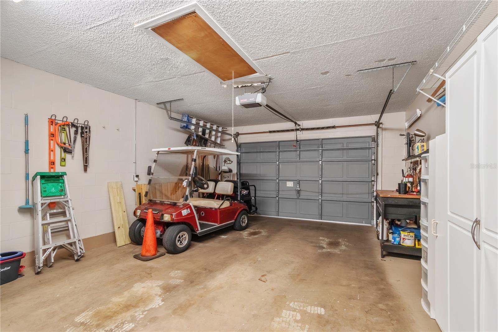 ON TOP OF THE WORLD - Residential