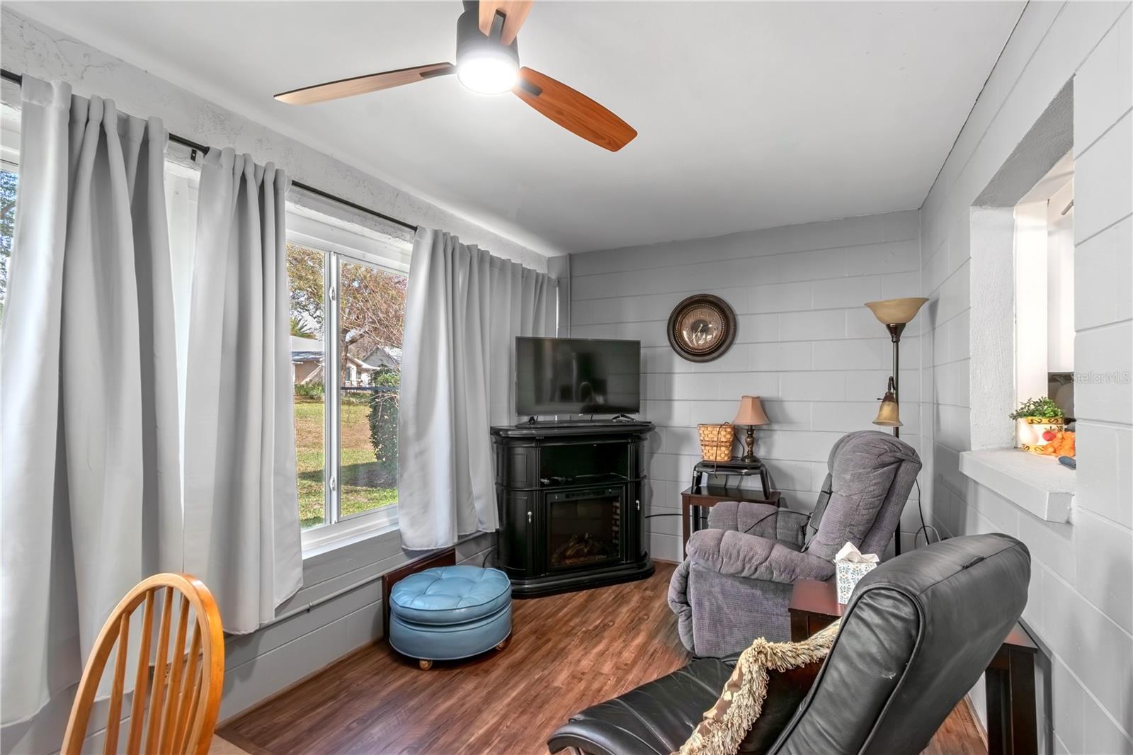 ON TOP OF THE WORLD - Residential