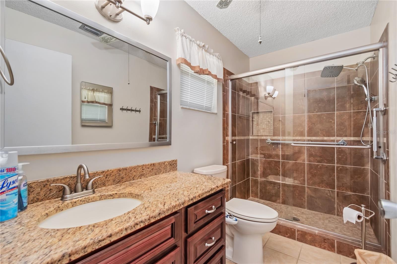 ON TOP OF THE WORLD - Residential