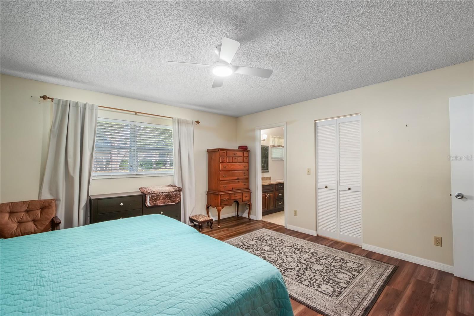 ON TOP OF THE WORLD - Residential