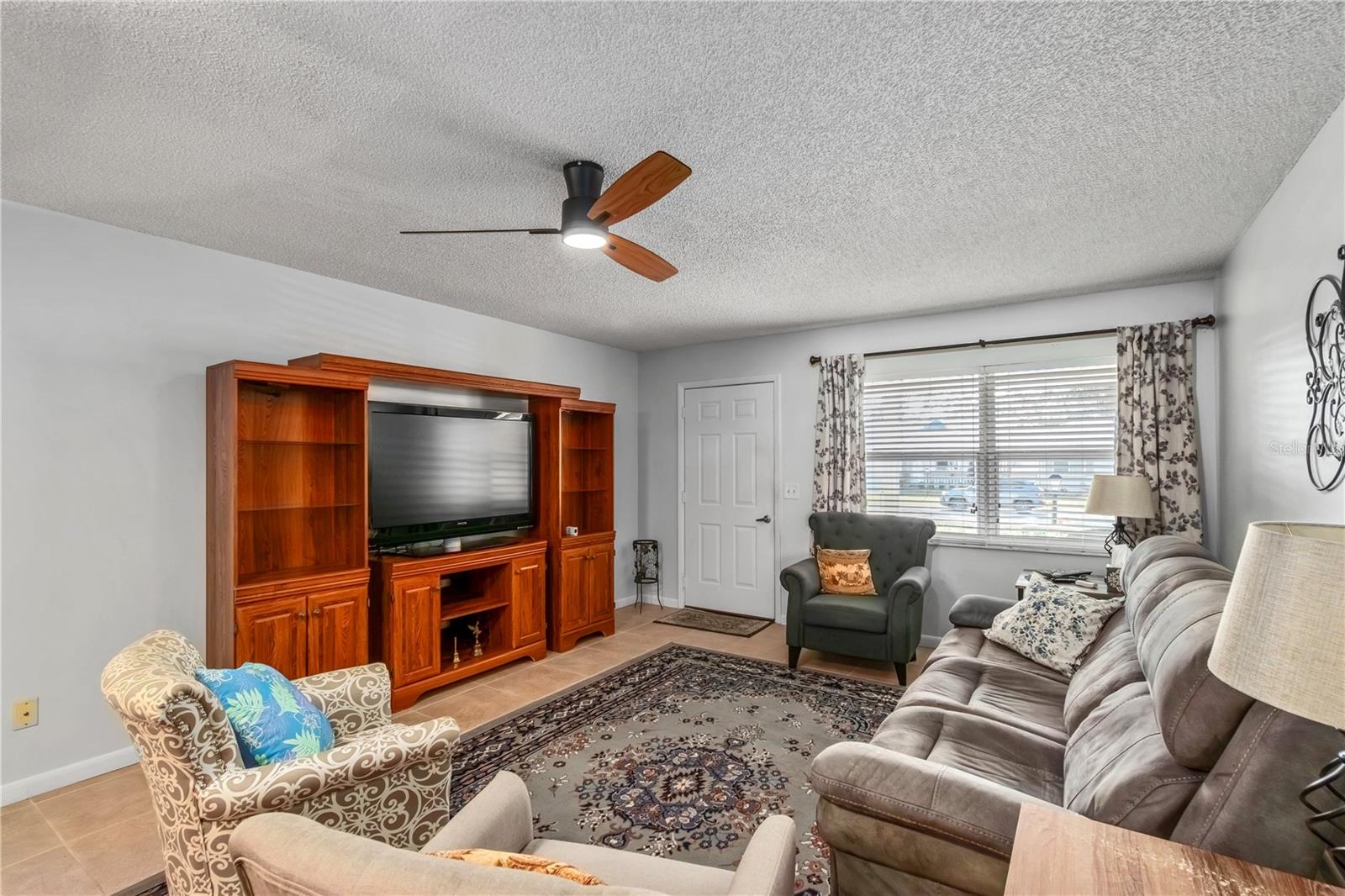 ON TOP OF THE WORLD - Residential