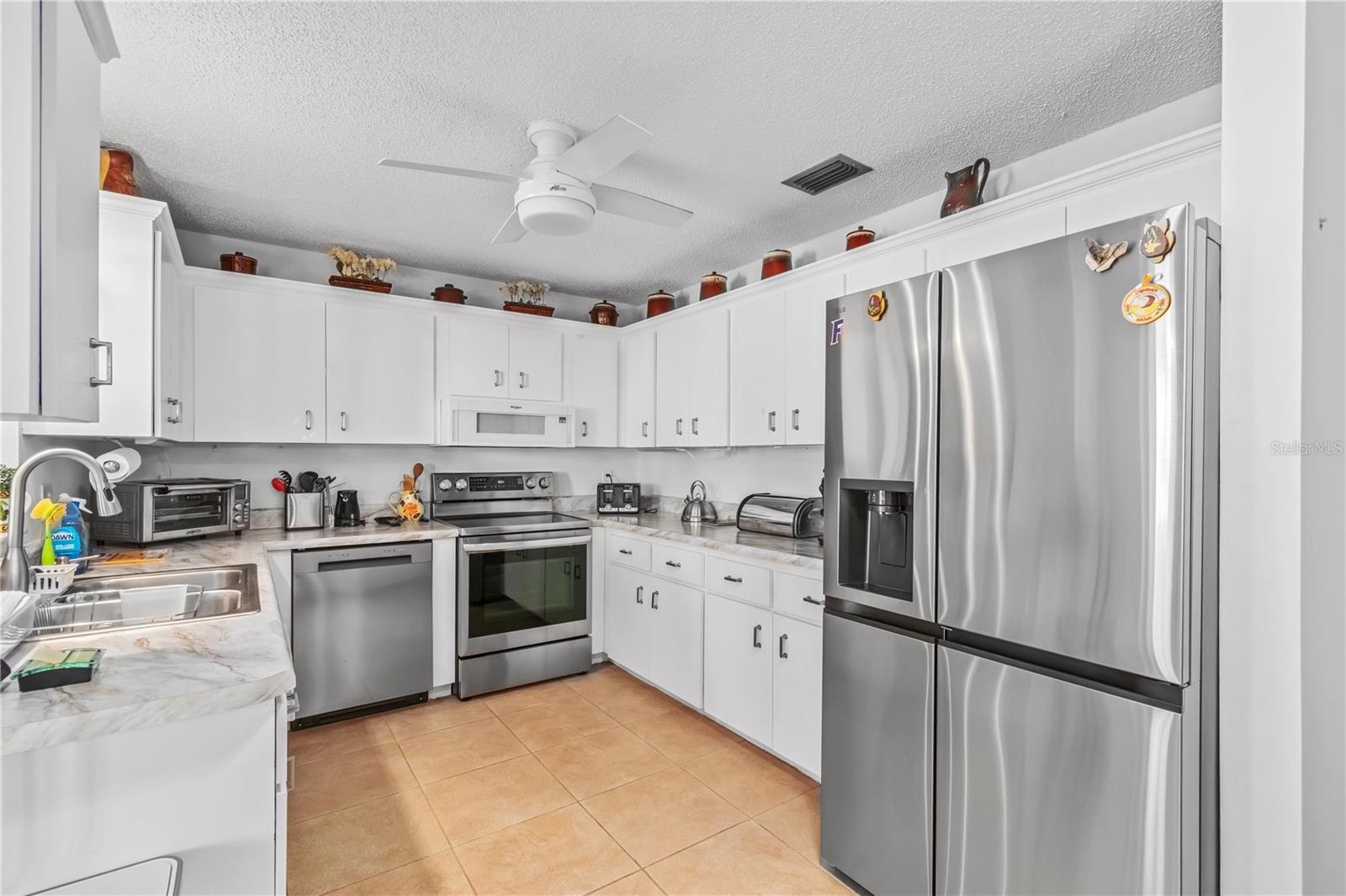 ON TOP OF THE WORLD - Residential