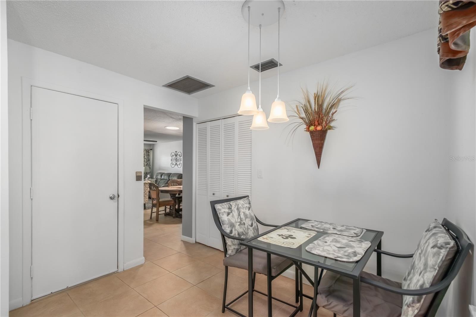 ON TOP OF THE WORLD - Residential