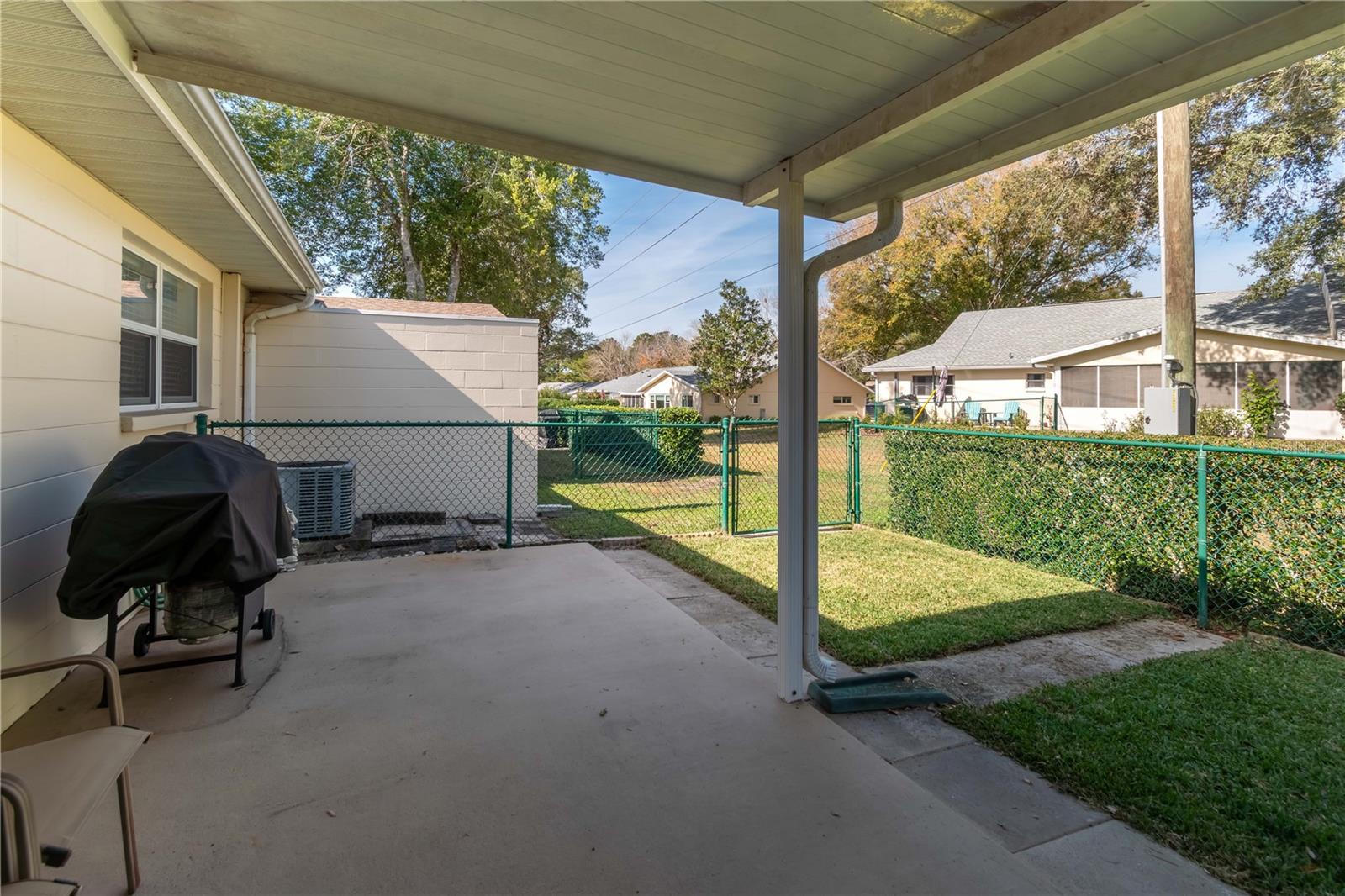 ON TOP OF THE WORLD - Residential