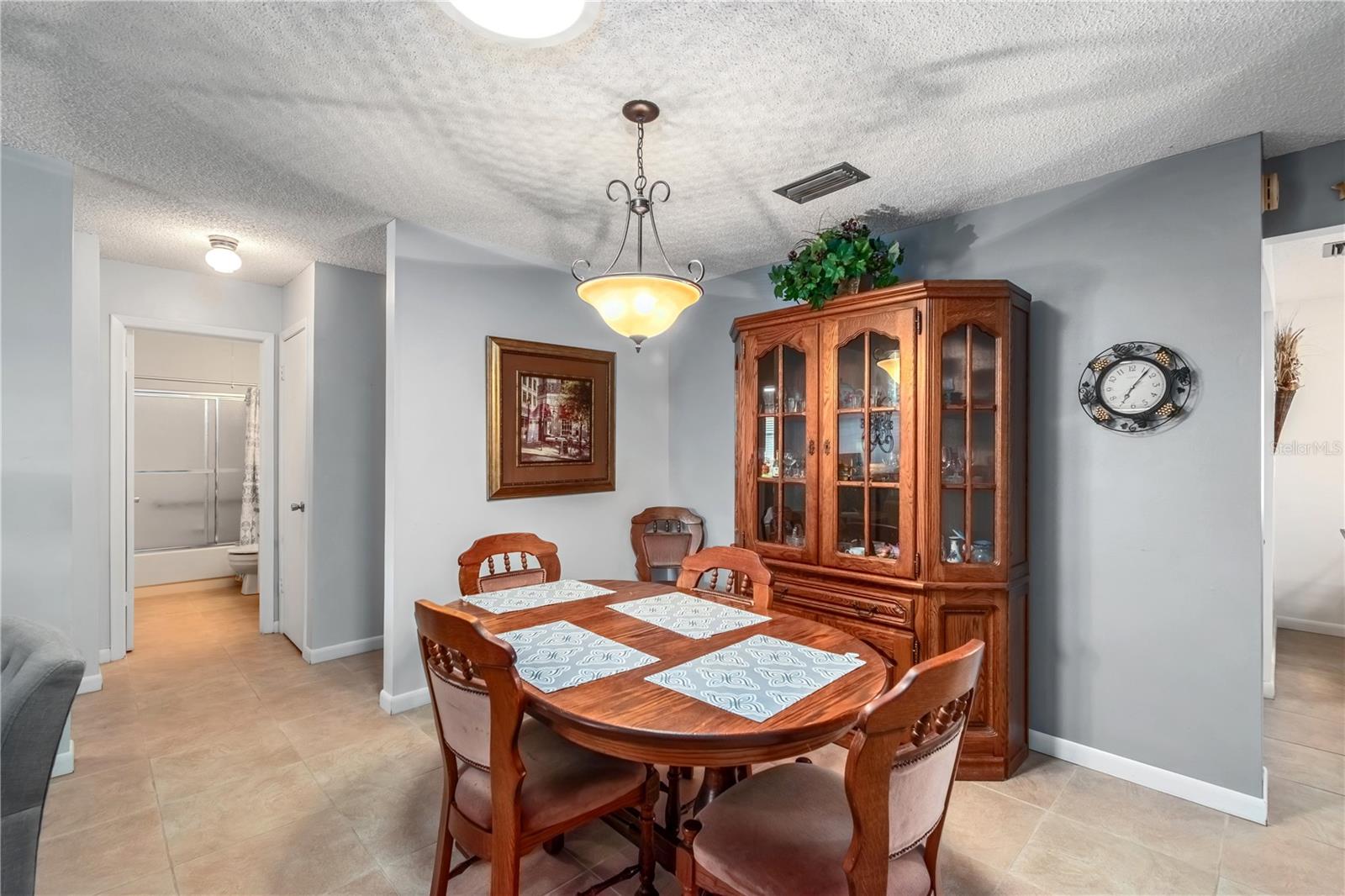 ON TOP OF THE WORLD - Residential