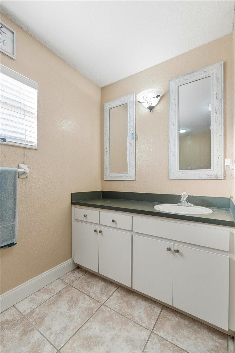 LAKE THOMAS WOODS SIXTH ADD - Residential