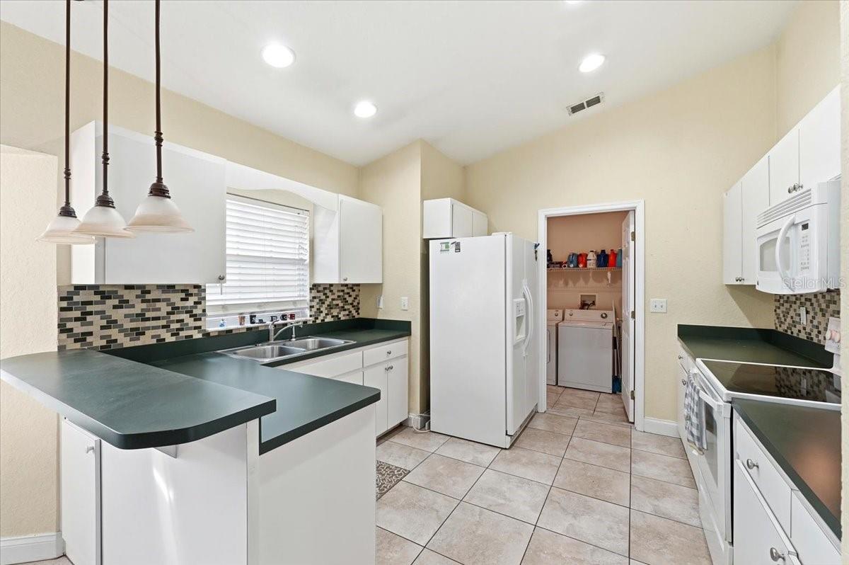 LAKE THOMAS WOODS SIXTH ADD - Residential