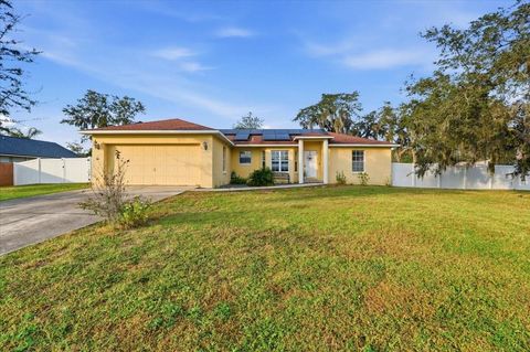 Photo of 1211 Lake Loop, Winter Haven, FL 33880 (MLS # L4957214)