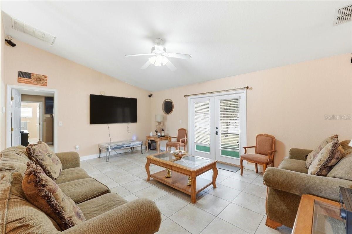 LAKE THOMAS WOODS SIXTH ADD - Residential